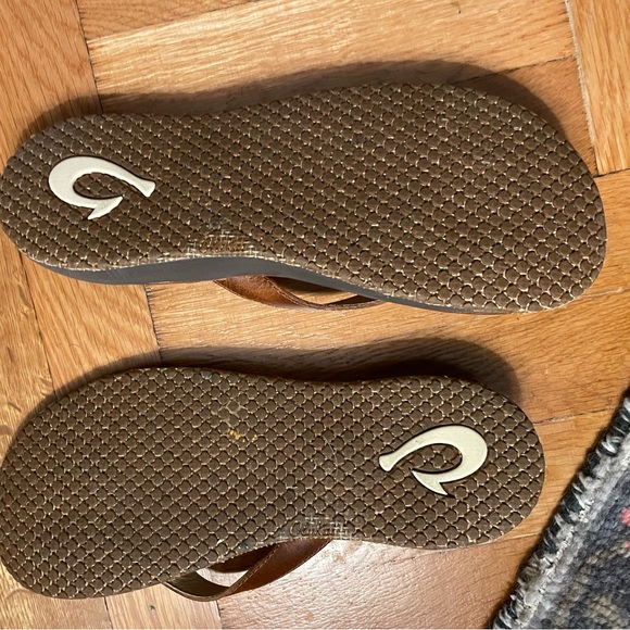 Olukai Paniolo women’s size 8 sandals. - Picture 3 of 3